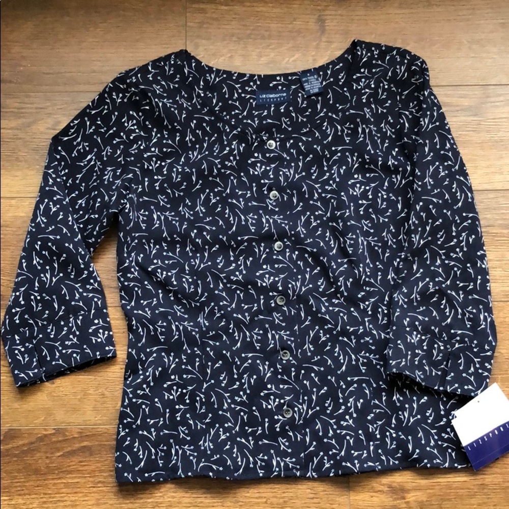 NWT Liz Claiborne Blue w/ White Accent Flowers Top
